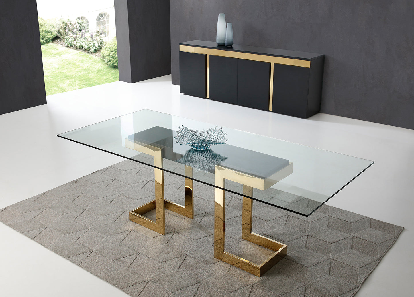 Sumo Dining Table